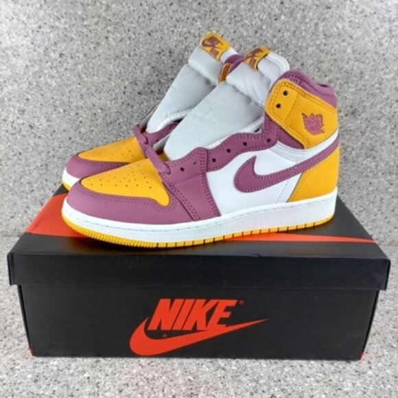 Nike Air Jordan 1 Retro High OG 'Brotherhood' Sneakers Shoes 7.5 or 9 Men's - Picture 4 of 10